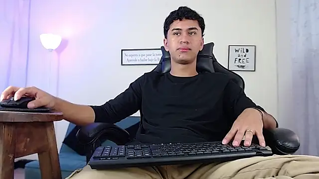 Snapshot of Alancum7 chatting on 3, 7, 2026 Alancum7 online show from 3, 7, 2026