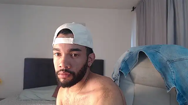 Snapshot of andresnoir_ chatting on 2, 11, 2025 andresnoir online show from 2, 11, 2025