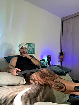 Snapshot of Dave-Max01 chatting on 15, 11, 2025 Dave-Max01 online show from 15, 11, 2025