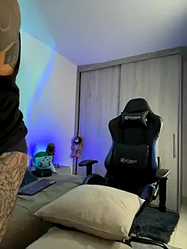 Snapshot of Dave-Max01 chatting on 20, 11, 2025 Dave-Max01 online show from 20, 11, 2025