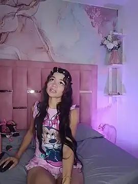 Snapshot of Isis_Blaze chatting on 2, 12, 2025 Isis Blaze online show from 2, 12, 2025