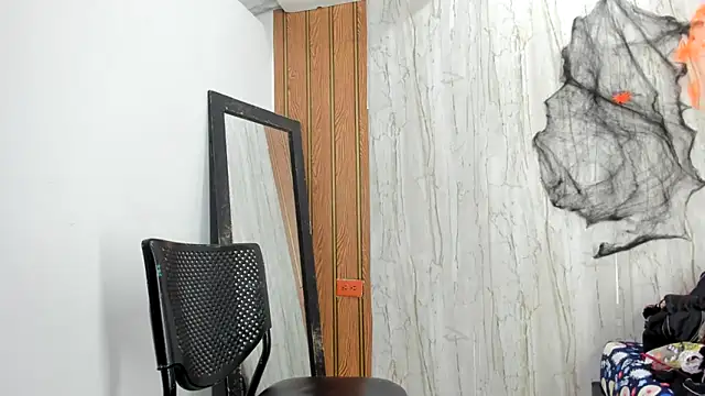 luisabecker  online show from 27, 10, 2025