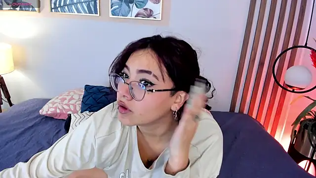 sunny maya  online show from 19, 10, 2025