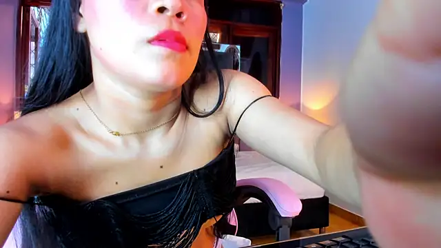 Snapshot of alissa__petite chatting on 16, 10, 2025 alissa petite online show from 16, 10, 2025