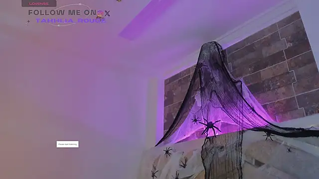 Snapshot of tahhlia_rouge chatting on 27, 10, 2025 tahhlia rouge online show from 27, 10, 2025