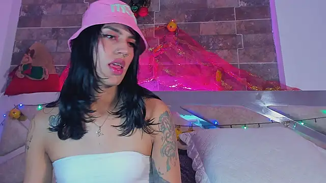 Snapshot of tahhlia_rouge chatting on 25, 11, 2025 tahhlia rouge online show from 25, 11, 2025