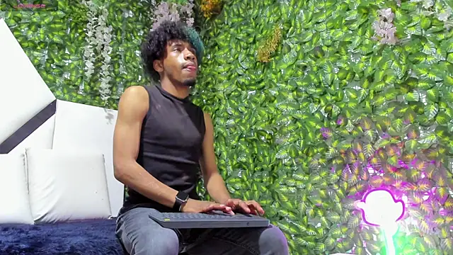 Snapshot of REDBRYAN_EBANO chatting on 22, 10, 2025 REDBRYAN EBANO online show from 22, 10, 2025