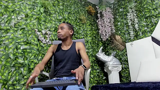 Snapshot of REDBRYAN_EBANO chatting on 29, 10, 2025 REDBRYAN EBANO online show from 29, 10, 2025