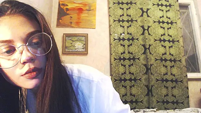 Snapshot of Lady_Elsa_Snow chatting on 9, 11, 2025 Lady Elsa Snow online show from 9, 11, 2025