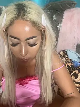 zara bellexx online show from 9, 4, 2026