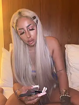 Snapshot of zara_bellexx chatting on 26, 6, 2026 zara bellexx online show from 26, 6, 2026