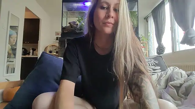 Snapshot of Inked_Snow_Muse chatting on 7, 10, 2025 Inked Snow Muse online show from 7, 10, 2025