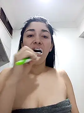 Snapshot of AbbyLewiis chatting on 4, 11, 2025 AbbyLewiis online show from 4, 11, 2025