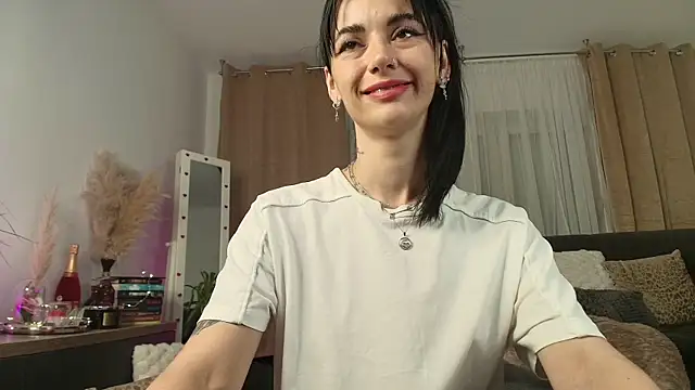 Snapshot of JacquelineHex chatting on 5, 7, 2026 JacquelineHex online show from 5, 7, 2026