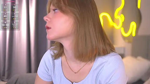 Snapshot of lorapalmerry chatting on 30, 10, 2025 lorapalmerry online show from 30, 10, 2025