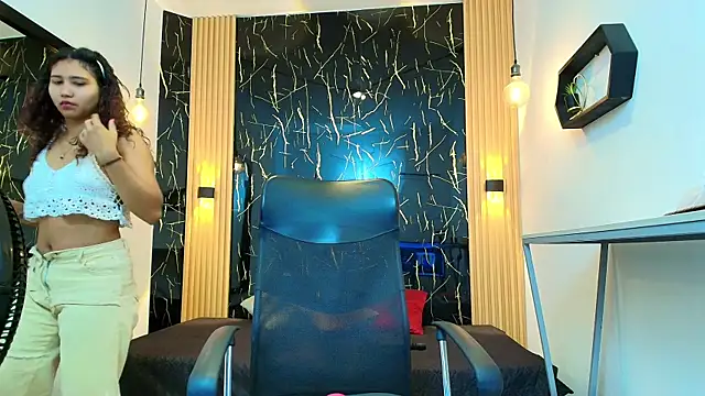 Snapshot of SamanthaFox_8 chatting on 24, 4, 2026 SamanthaFox 8 online show from 24, 4, 2026