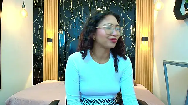 Snapshot of SamanthaFox_8 chatting on 5, 5, 2026 SamanthaFox 8 online show from 5, 5, 2026