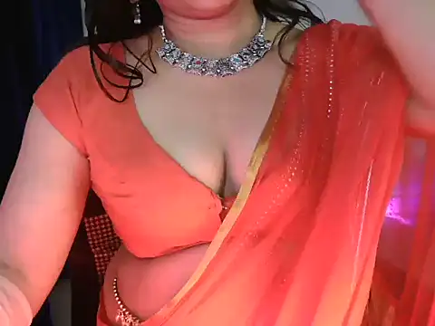 Snapshot of Royal_zara chatting on 14, 10, 2025 Royal zara online show from 14, 10, 2025