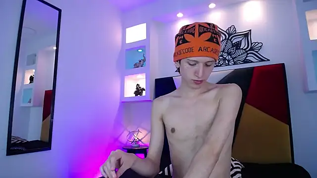 Emo Boy  online show from 13, 1, 2026