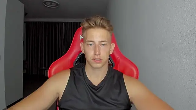 Snapshot of find0m_master chatting on 2, 11, 2025 find0m master online show from 2, 11, 2025