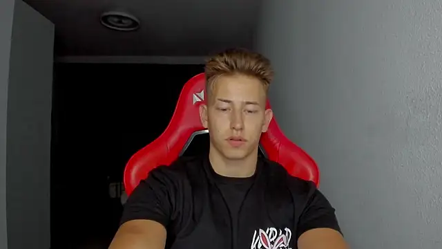 Snapshot of find0m_master chatting on 23, 11, 2025 find0m master online show from 23, 11, 2025