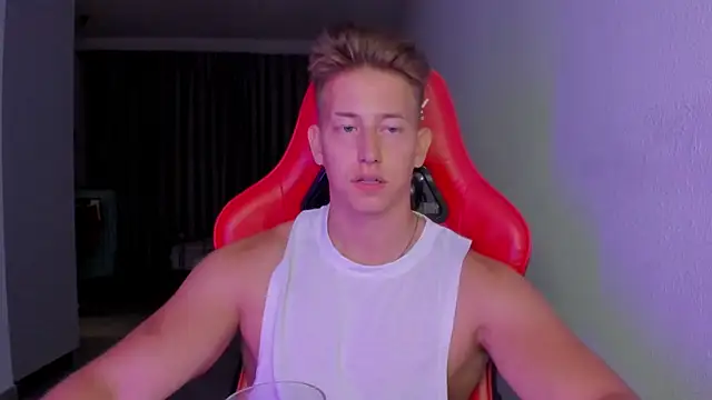 Snapshot of find0m_master chatting on 25, 11, 2025 find0m master online show from 25, 11, 2025