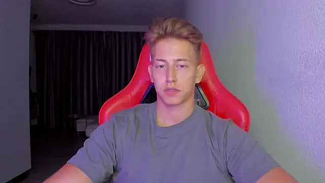 Snapshot of find0m_master chatting on 27, 11, 2025 find0m master online show from 27, 11, 2025