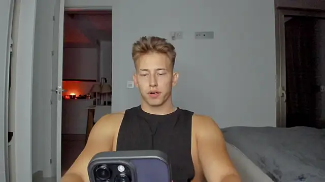 Snapshot of find0m_master chatting on 16, 12, 2025 find0m master online show from 16, 12, 2025