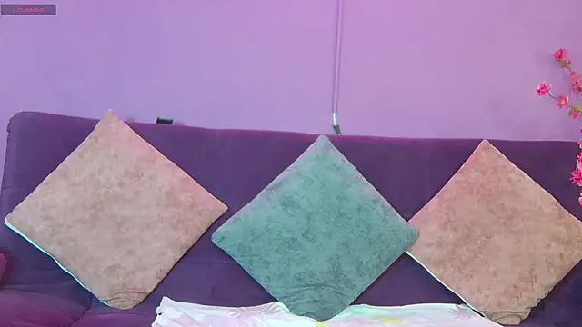 Aranzza Ross online show from 12, 1, 2026