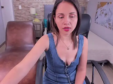 Snapshot of Tatis_Corredor chatting on 8, 11, 2025 Tatis Corredor online show from 8, 11, 2025