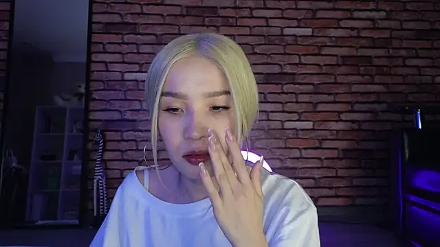 Snapshot of saya_li1 chatting on 20, 11, 2025 saya li1 online show from 20, 11, 2025