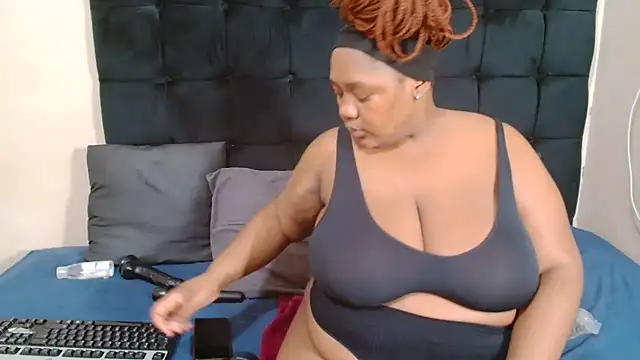 CaramelBootty online show from 25, 3, 2026