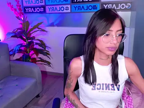 Snapshot of KarlaSlutSkinny__ chatting on 8, 10, 2025 KarlaSlutSkinny online show from 8, 10, 2025