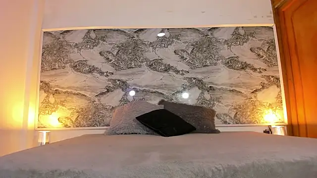 Ethan thouse online show from 12, 10, 2025