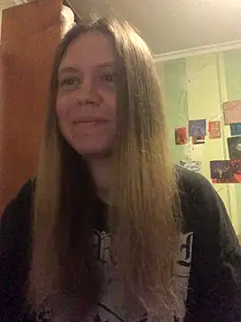 LunaVirelle online show from 2, 11, 2025