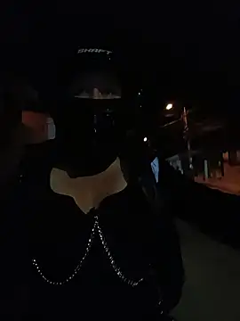 Scarlet Aura online show from 8, 11, 2025