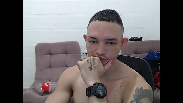 Snapshot of BigMontainsRock chatting on 8, 11, 2025 BigMontainsRock online show from 8, 11, 2025