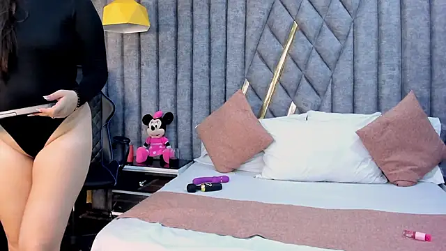 RousseWalker online show from 14, 10, 2025