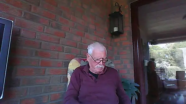 Snapshot of super-snoopy chatting on 3, 5, 2026 super-snoopy online show from 3, 5, 2026