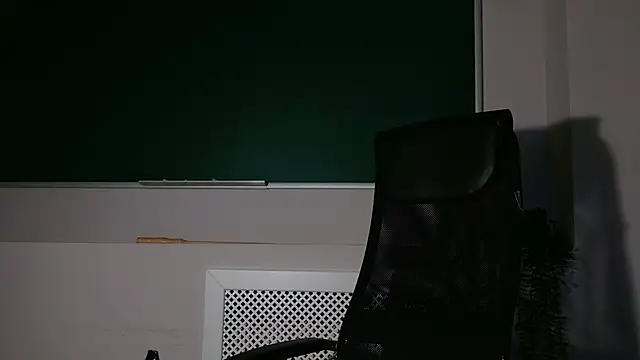 ClaireMathis online show from 28, 3, 2026