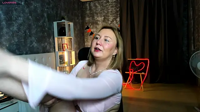 scent  of woman online show from 11, 11, 2025