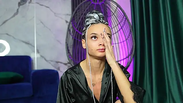 RachelRavee online show from 1, 11, 2025