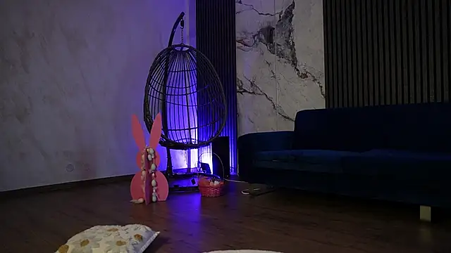 RachelRavee online show from 11, 4, 2026