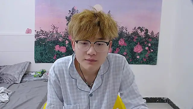 Snapshot of KK-cuteboy chatting on 19, 4, 2026 KK-cuteboy online show from 19, 4, 2026