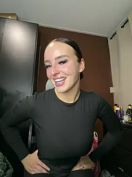 spicycharxx online show from 27, 2, 2026