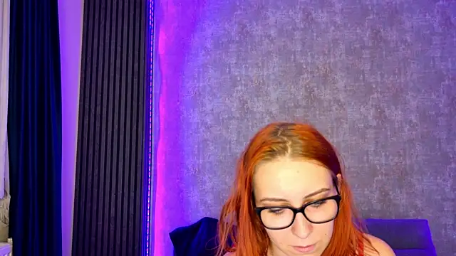 Snapshot of scarleteyes_ chatting on 3, 11, 2025 scarleteyes online show from 3, 11, 2025