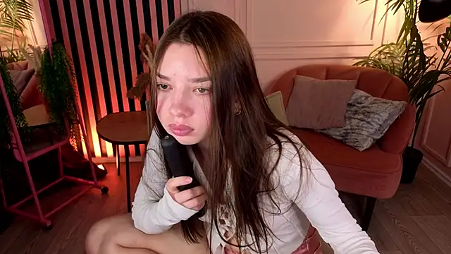 Snapshot of Sandy_Steel chatting on 8, 11, 2025 Sandy Steel online show from 8, 11, 2025