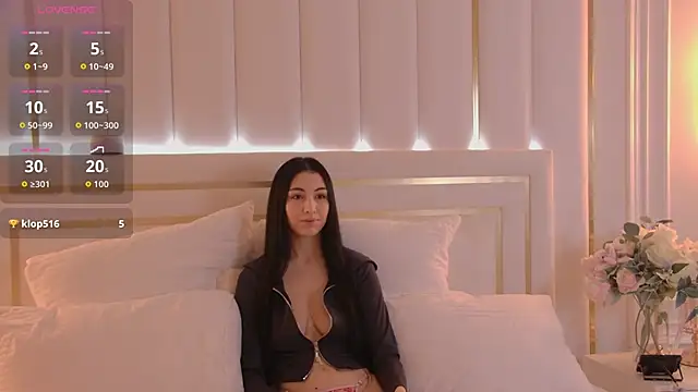 BettyLeen online show from 9, 10, 2025