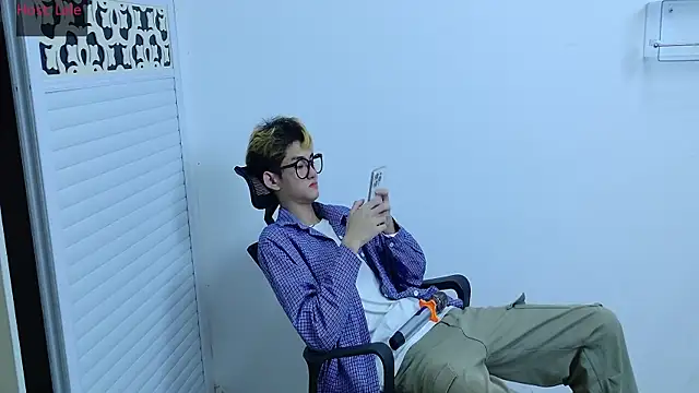 Snapshot of sexyboy-lele chatting on 12, 10, 2025 sexyboy-lele online show from 12, 10, 2025