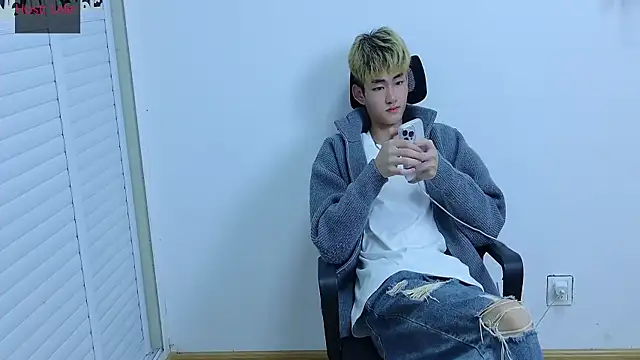 sexyboy-lele online show from 16, 10, 2025